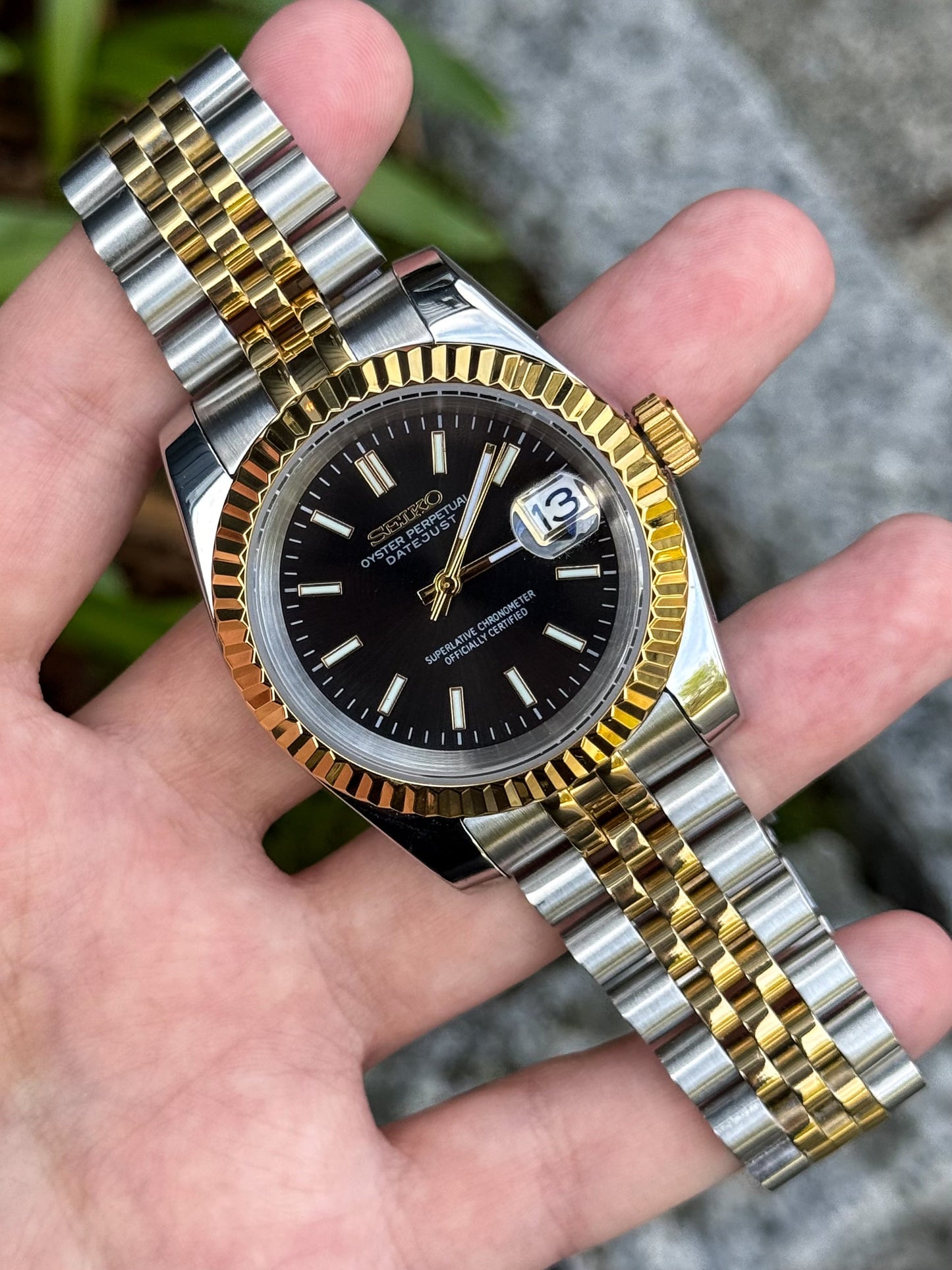 Siekojust  |  Two Tone