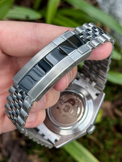 Siekojust | Black Skydweller