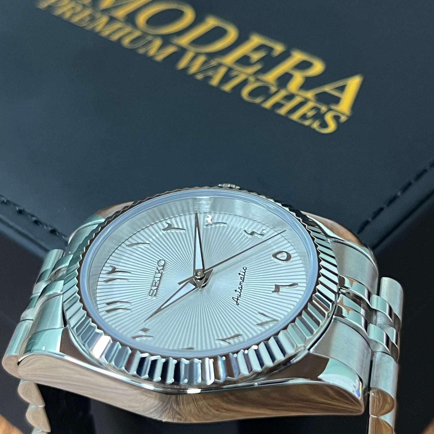 Siekojust  |  White Arabic Textured