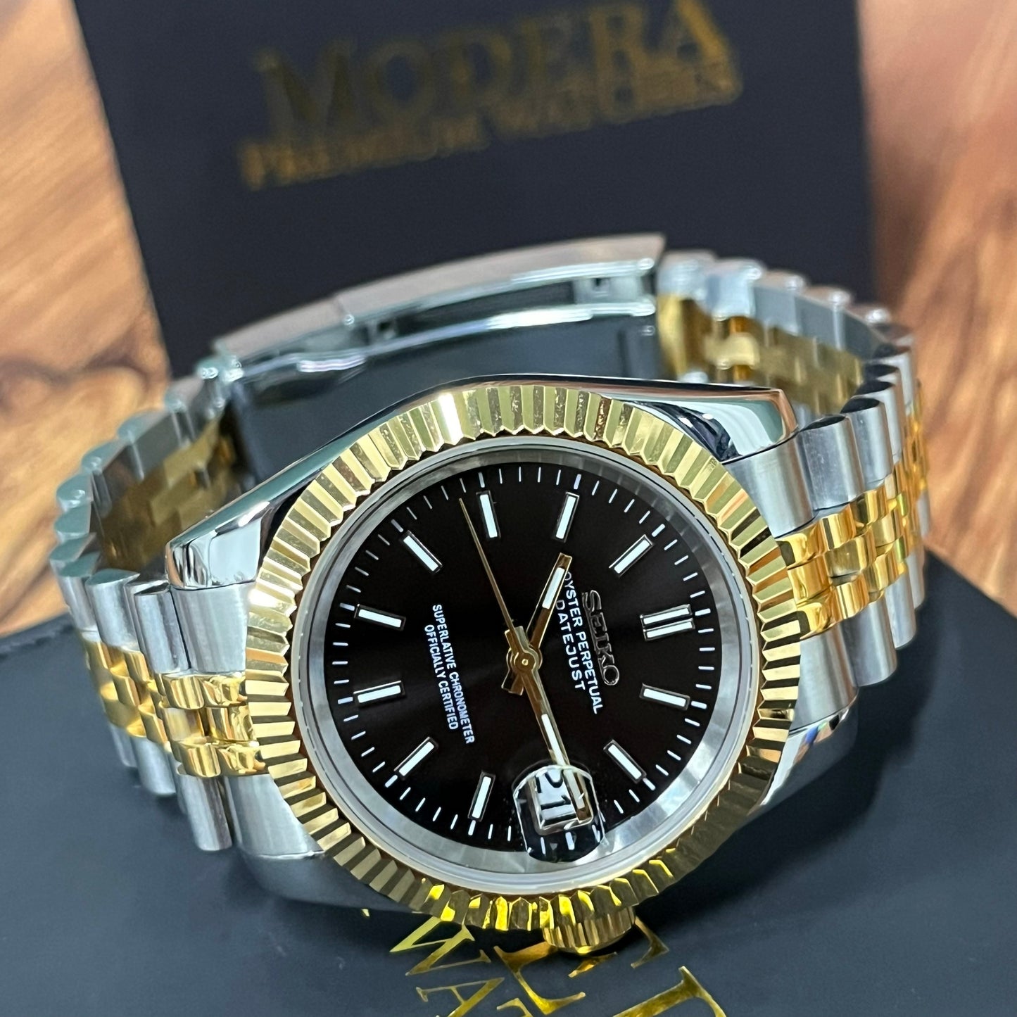 Siekojust  |  Two Tone