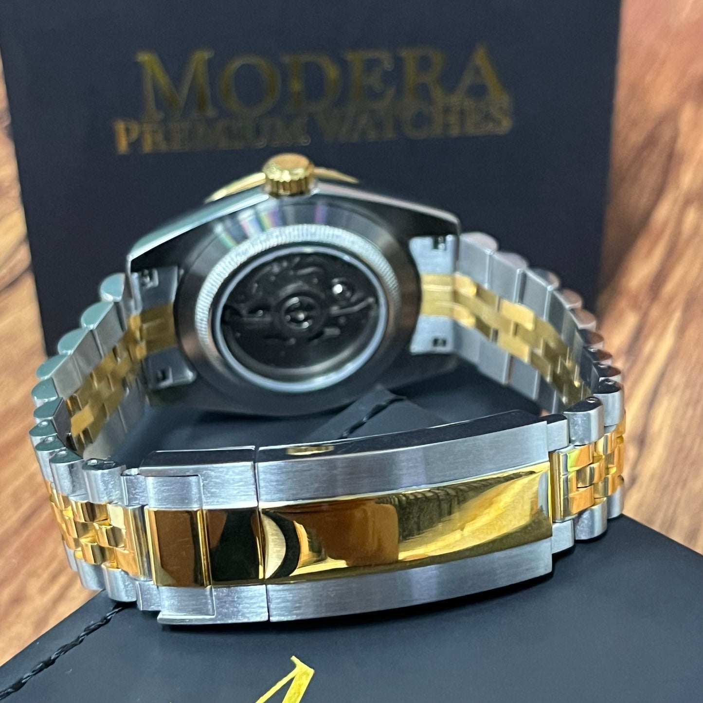 Siekojust  |  Two Tone