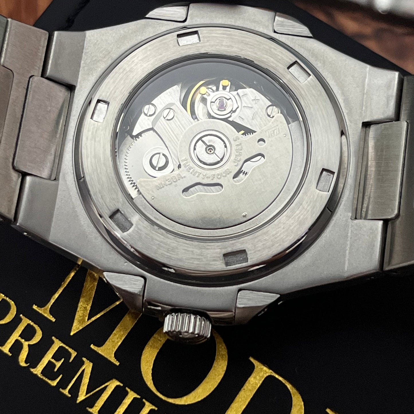 Nauteiko |  Black Open Heart